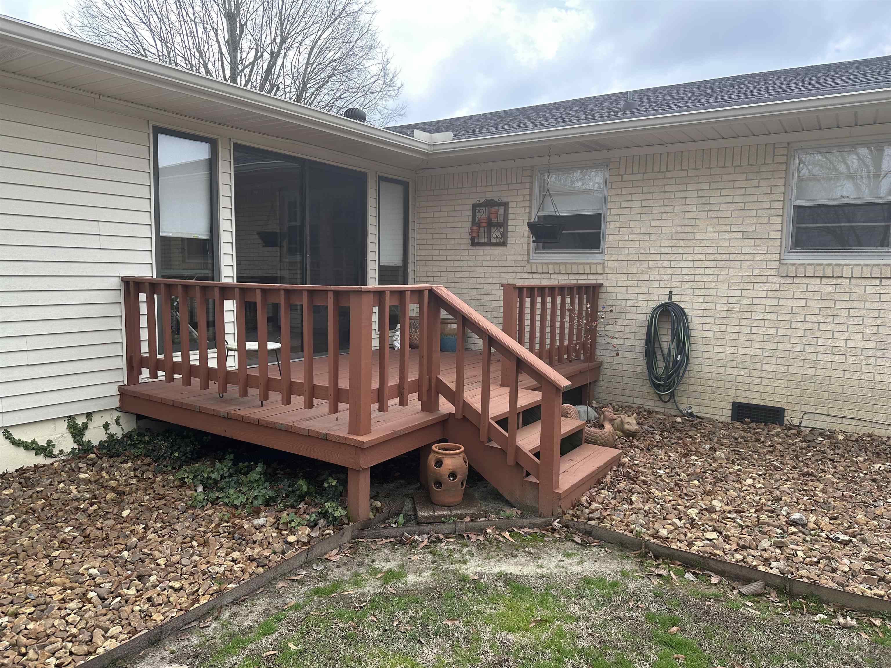 376 Sunset Dr Property Photo 23