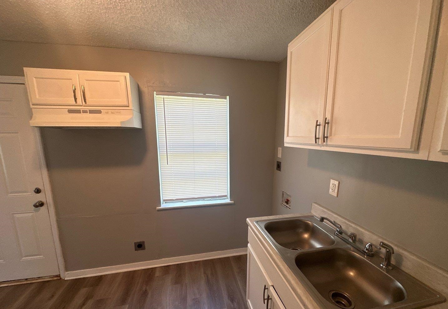 2536 Sunny Hill Dr Property Photo 2