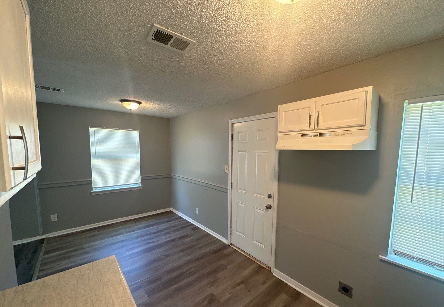 2536 Sunny Hill Dr Property Photo 3