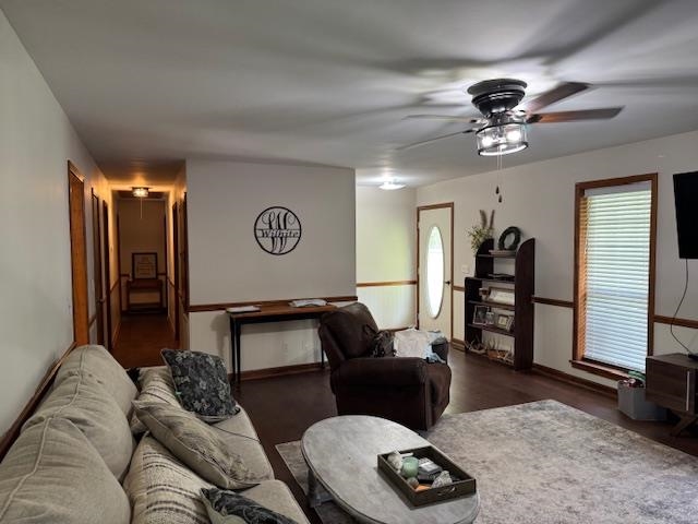 525 Middleton Loop Property Photo 3