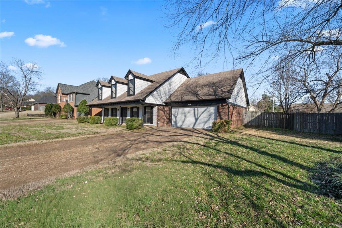 300 Mysen Dr Property Photo 2