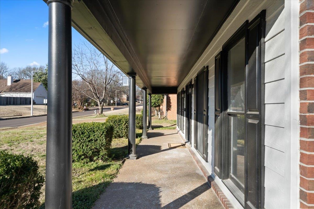 300 Mysen Dr Property Photo 3