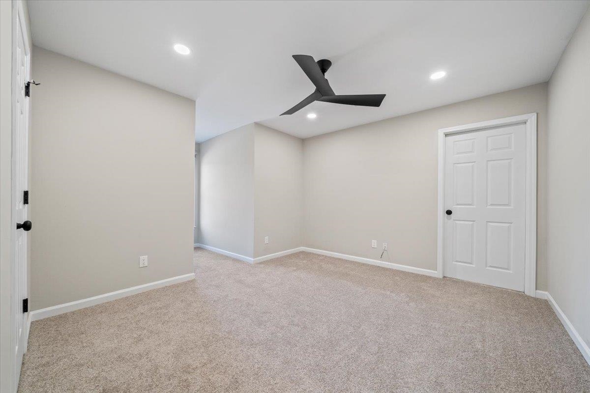 300 Mysen Dr Property Photo 16