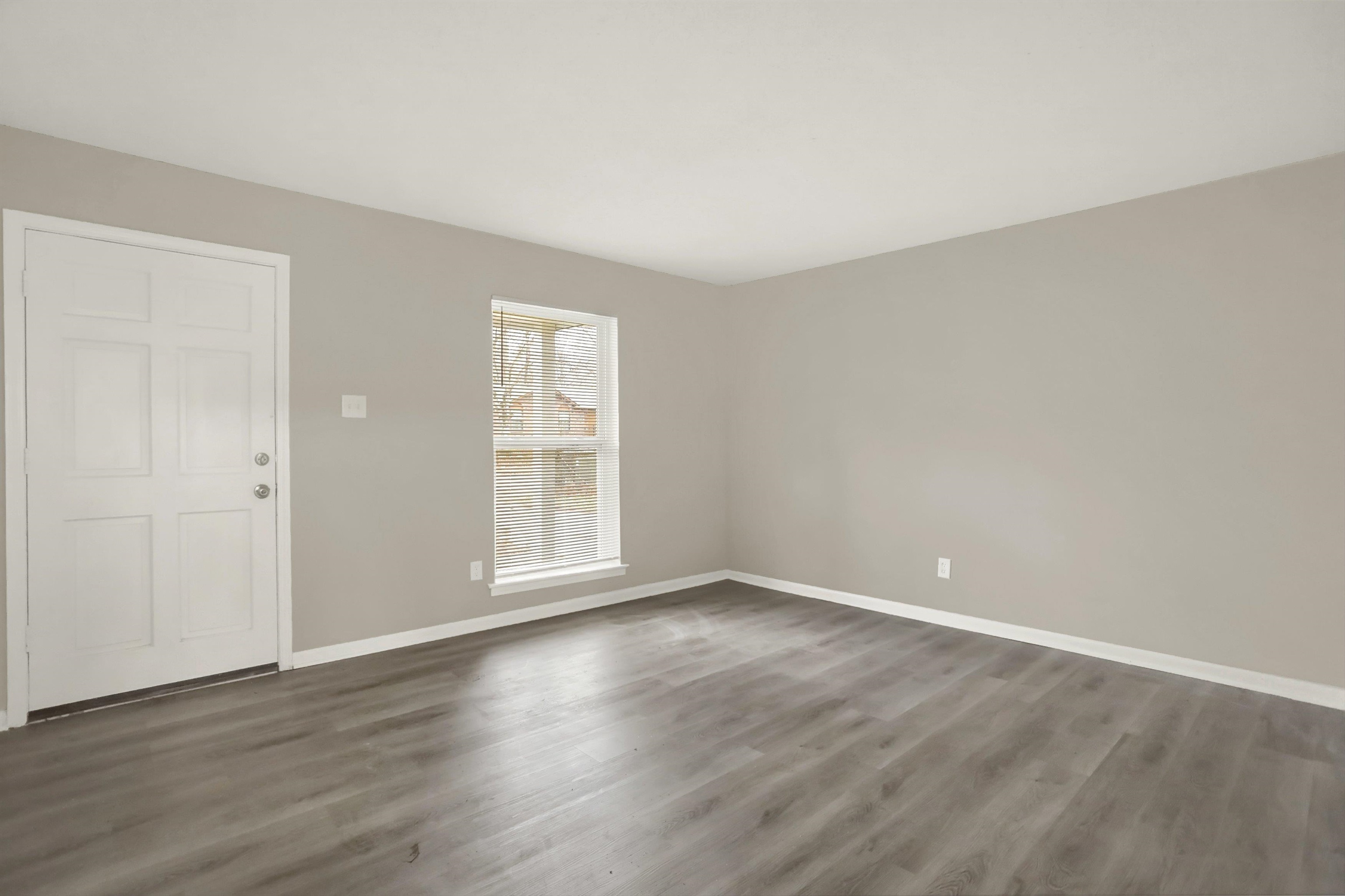 5052 Blacksmith Dr Property Photo 4