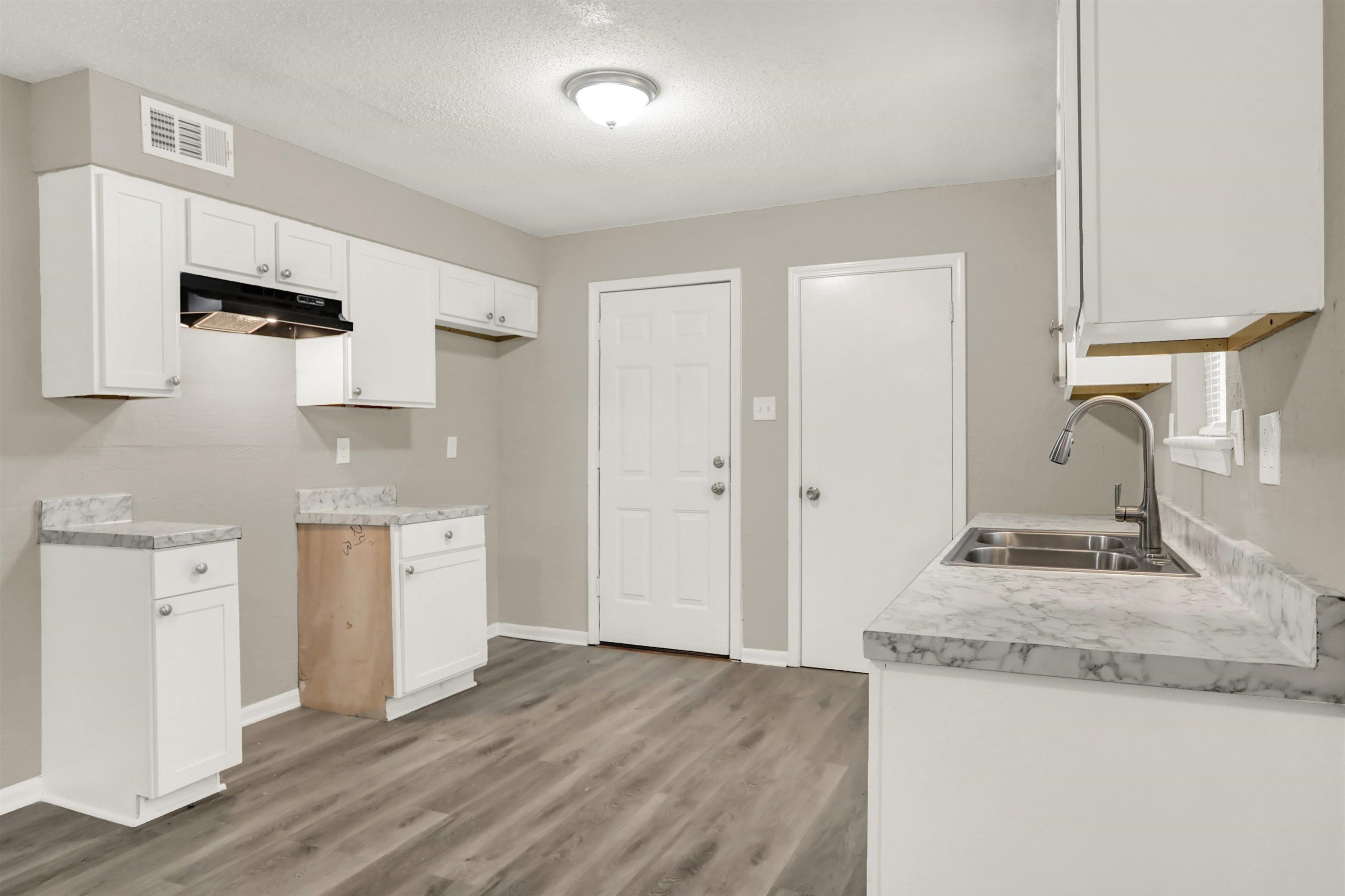 5052 Blacksmith Dr Property Photo 8