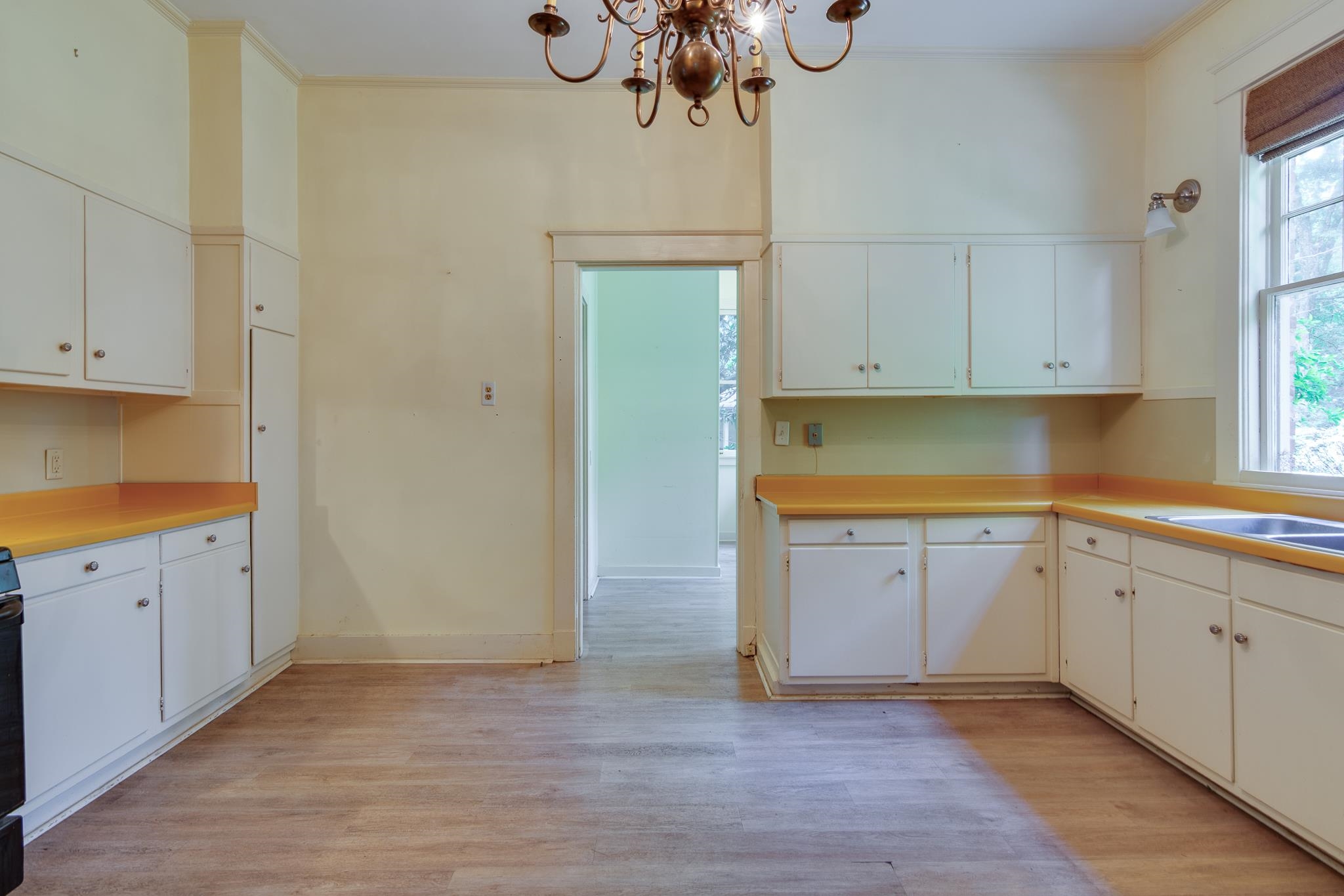 4042 Goodlett Cv Property Photo 10