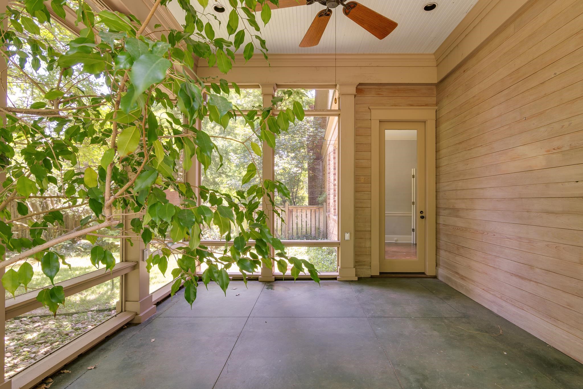 4042 Goodlett Cv Property Photo 24