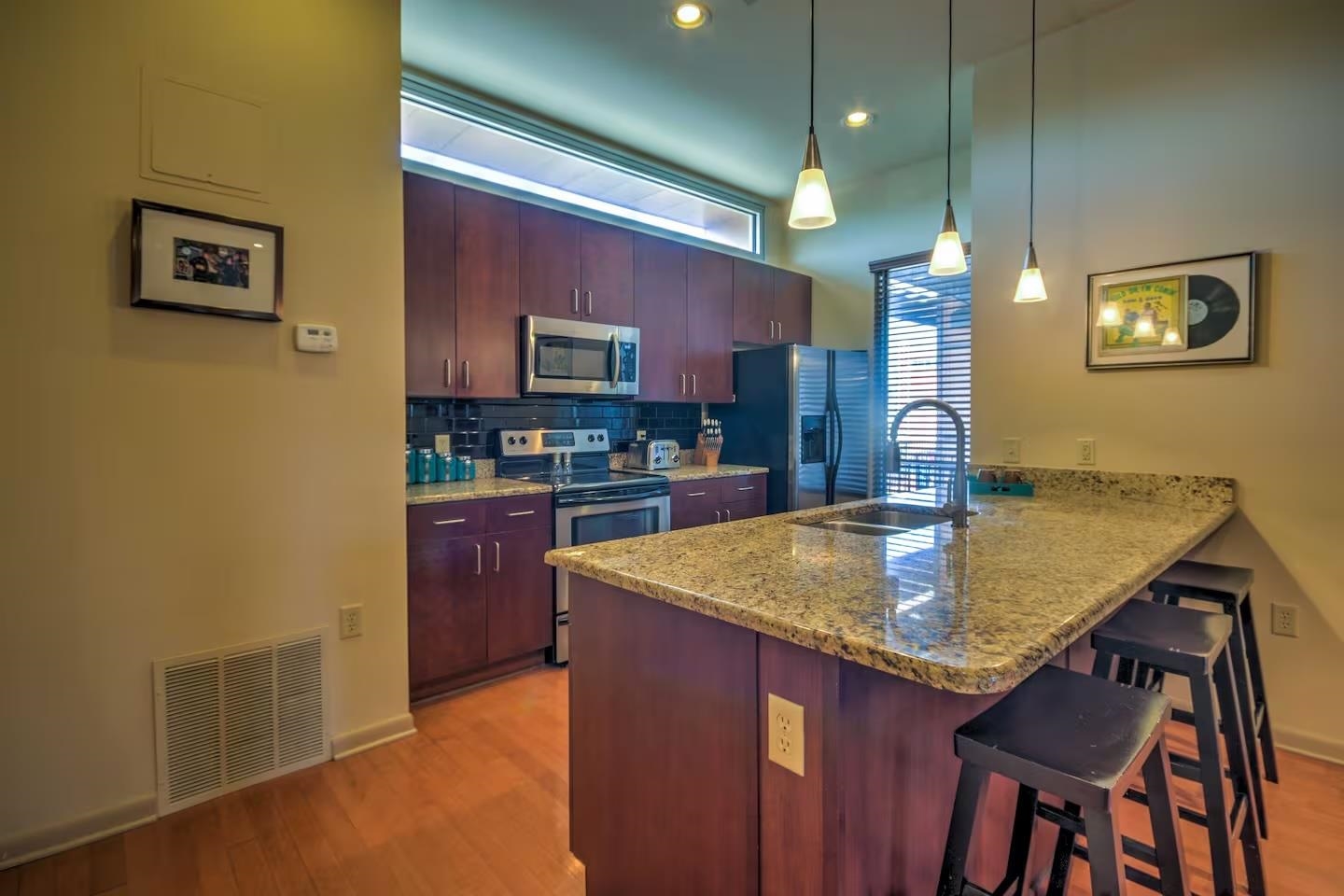 449 Monroe Ave 115 Property Photo 4