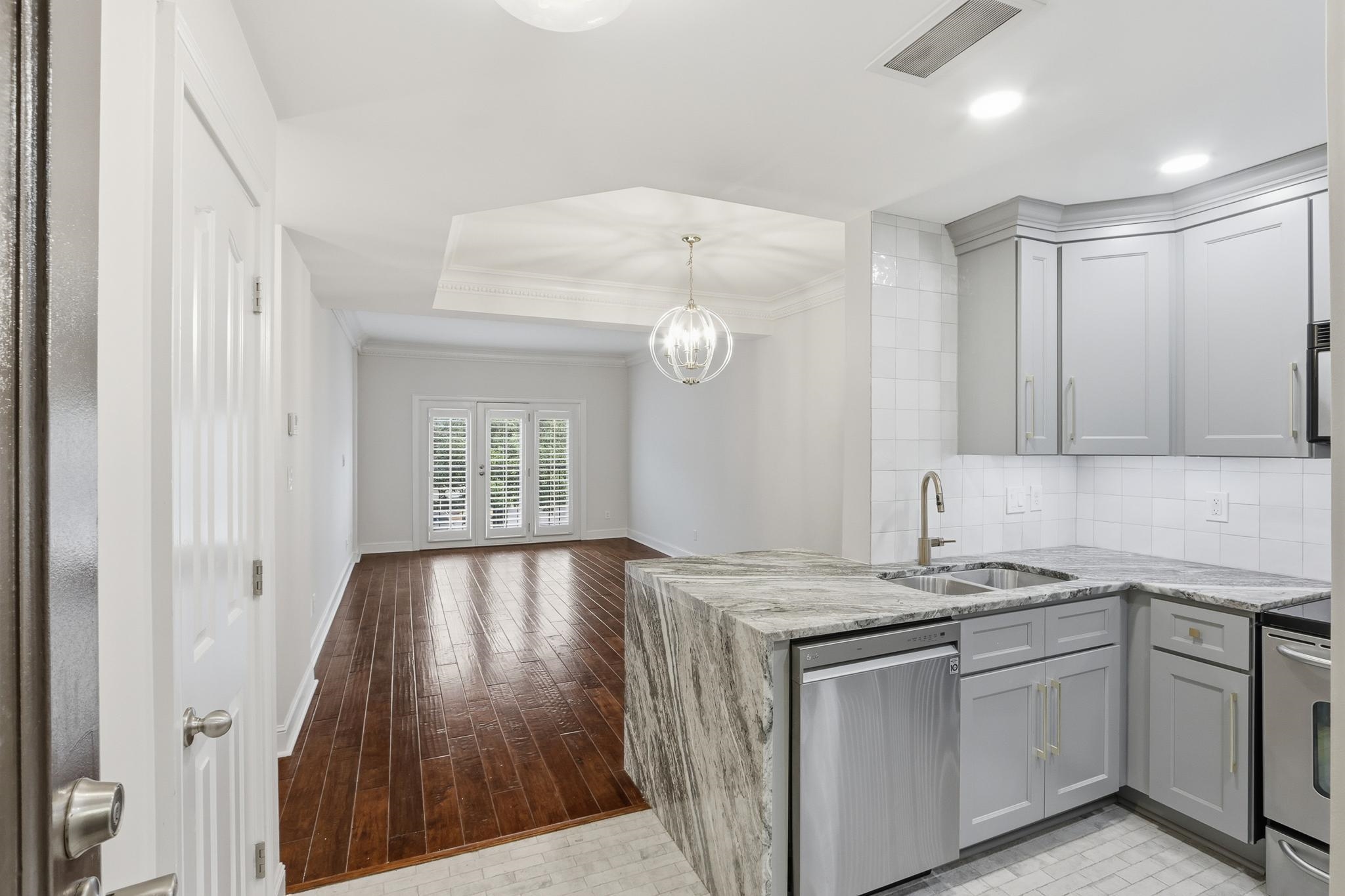 5400 PARK AVE 205 Property Photo 1