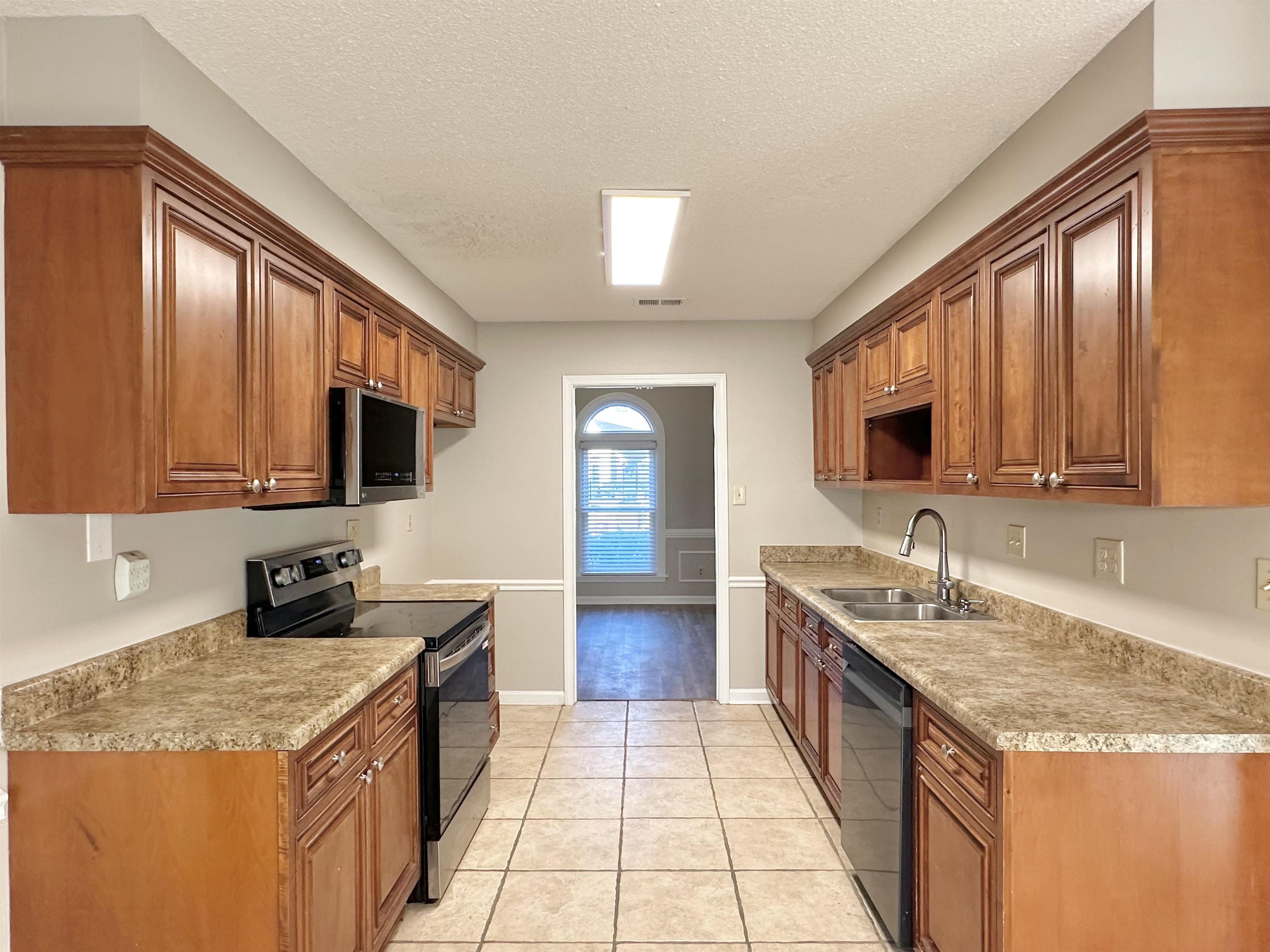 7475 Kingsland Dr Property Photo 6