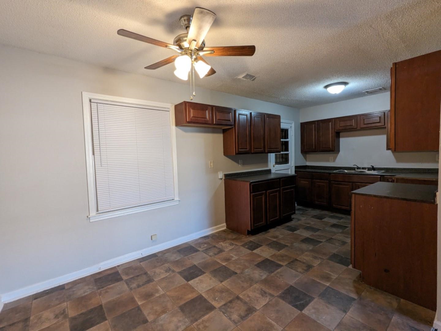 3733 Brompton Ave Property Photo 9