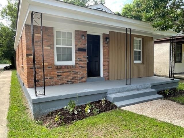 905 ANNIE ST Property Photo 1