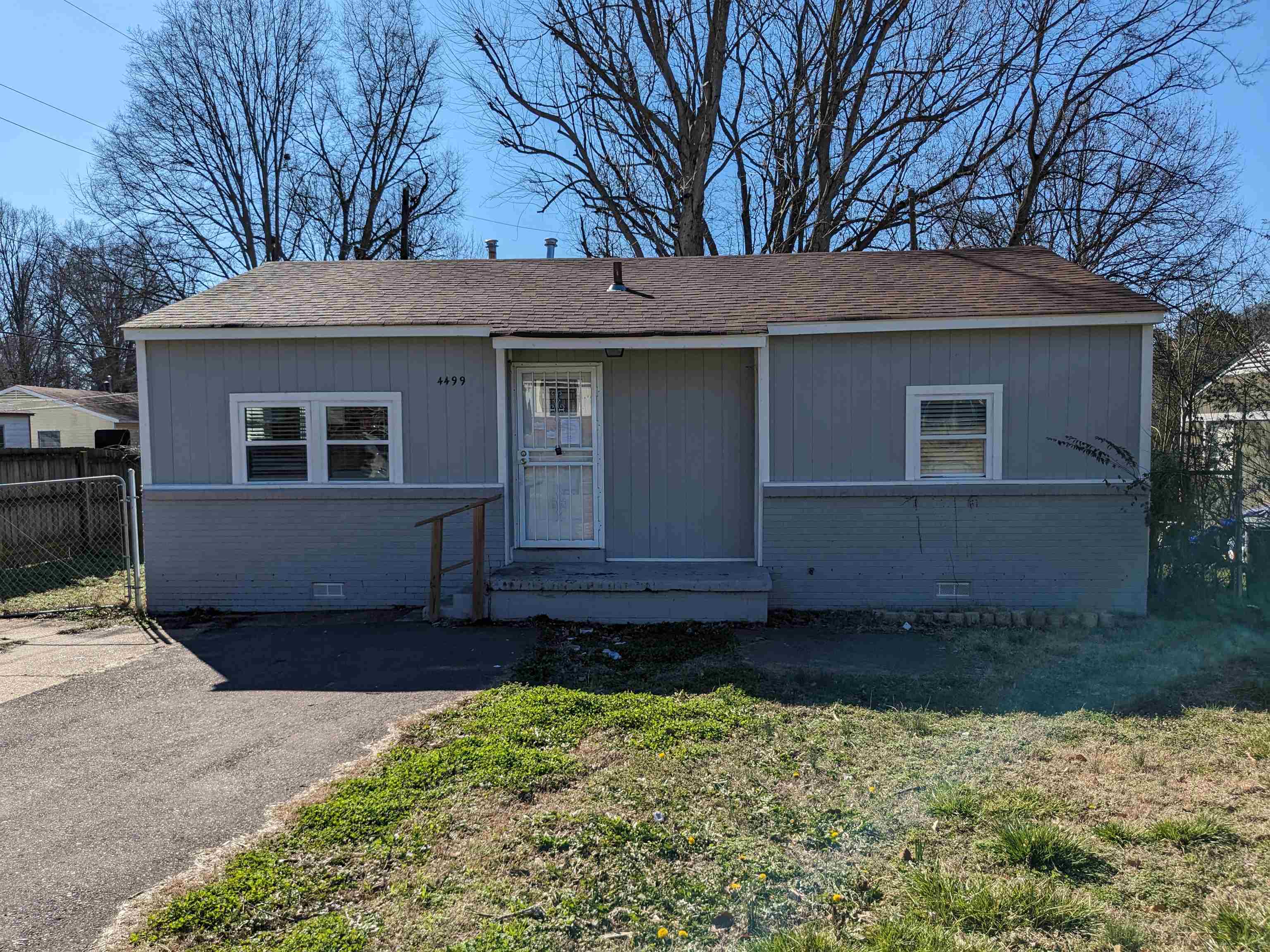 4499 RANGE LINE RD Property Photo 1
