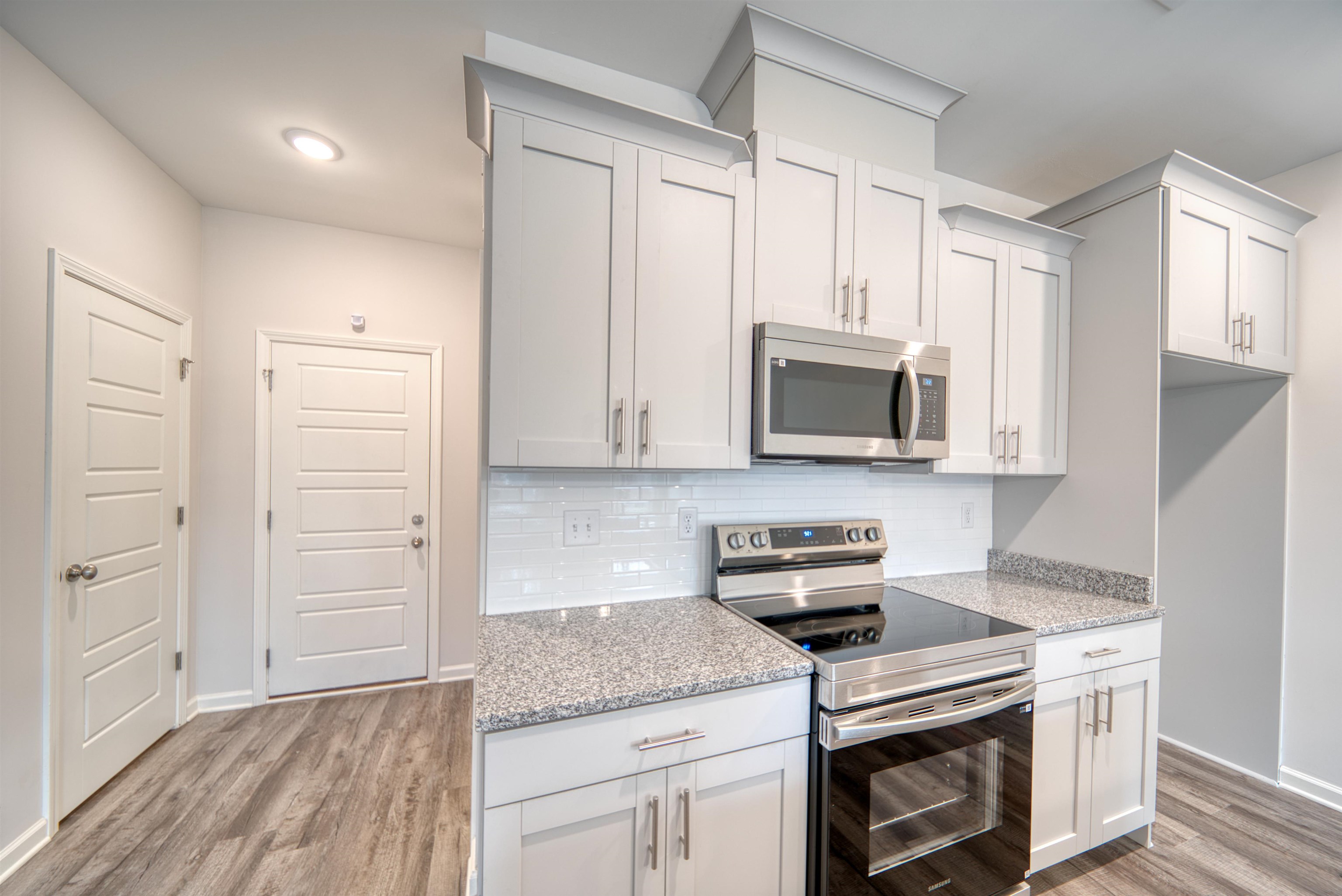 200 E Washington Ave Property Photo 12