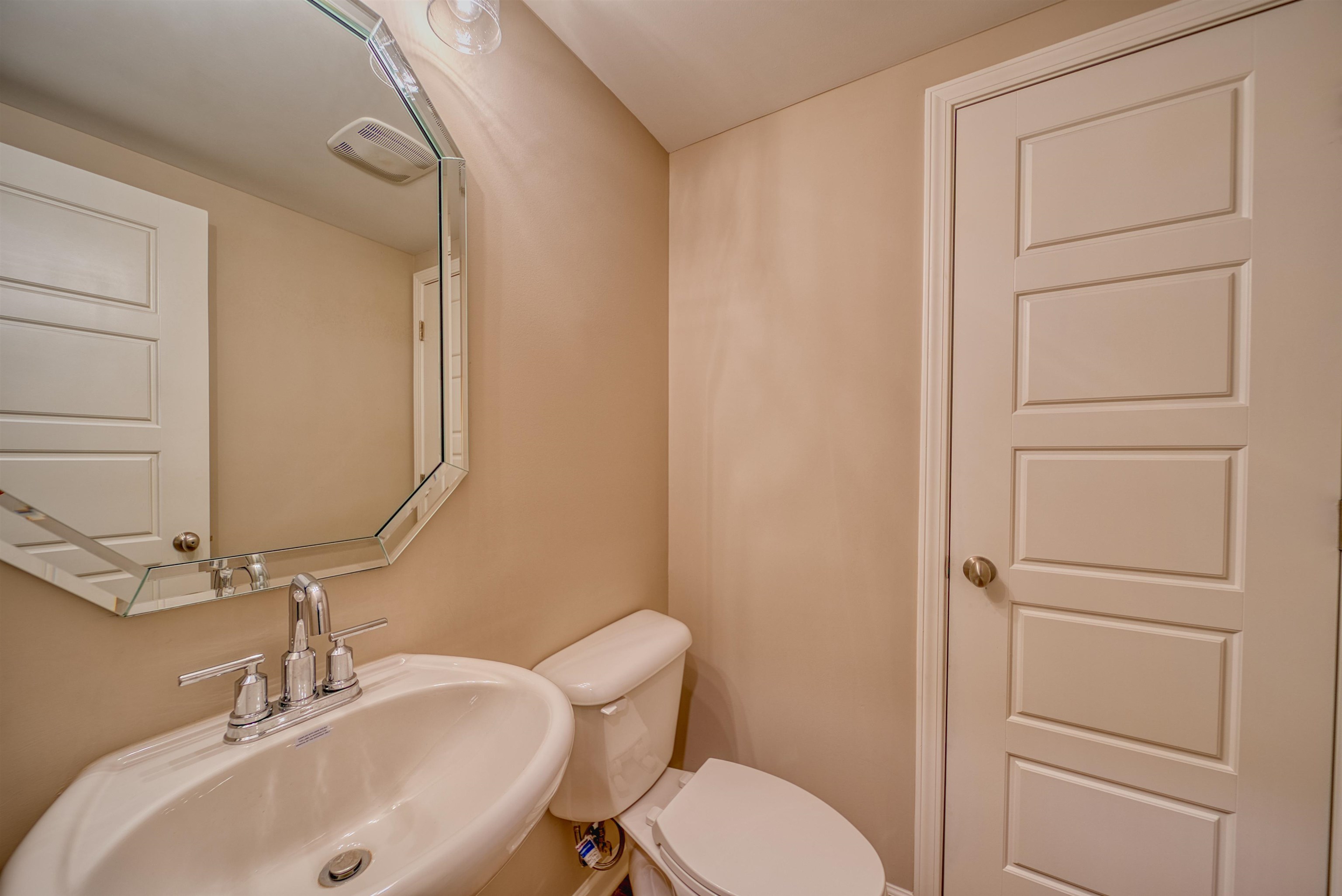 224 E Washington Ave Property Photo 14