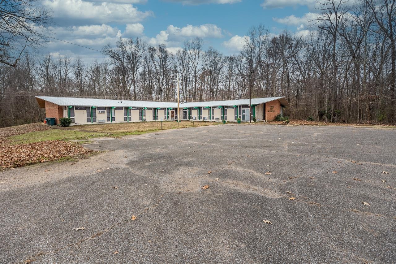 923 W Shelby Dr Property Photo 1