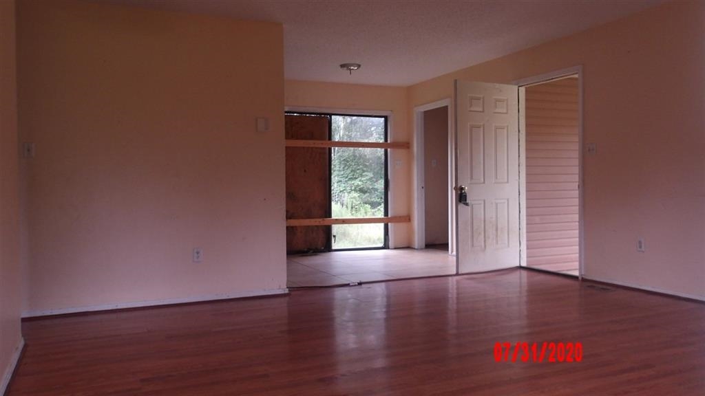 555 Price Rd Property Photo 1