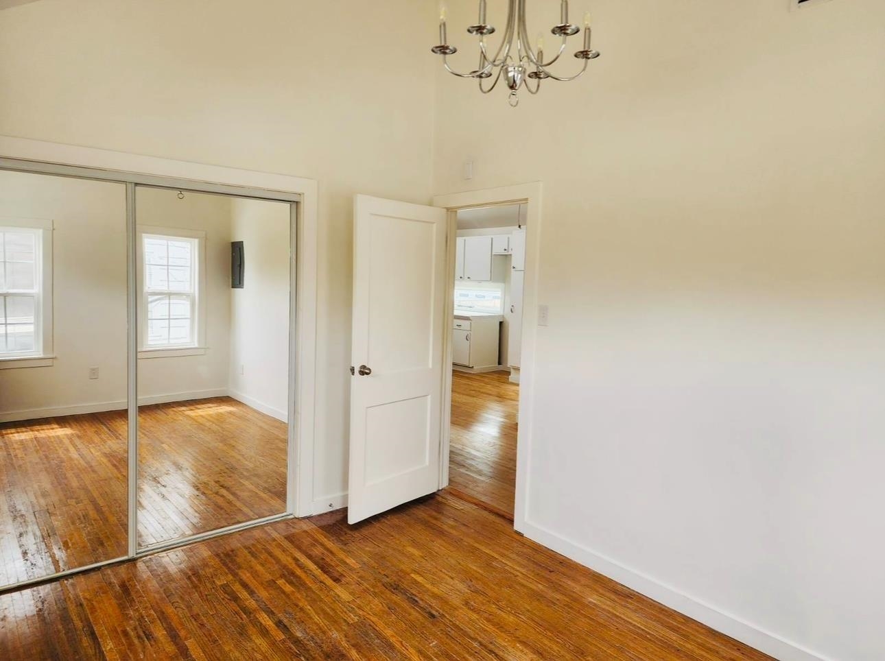 1628 N Hollywood St Property Photo 6