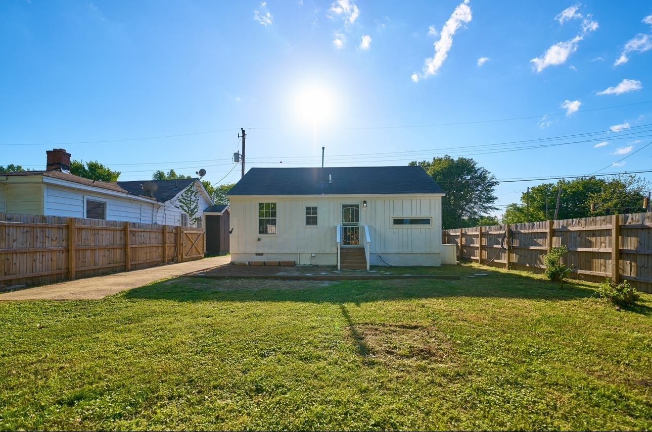 1628 N Hollywood St Property Photo 12