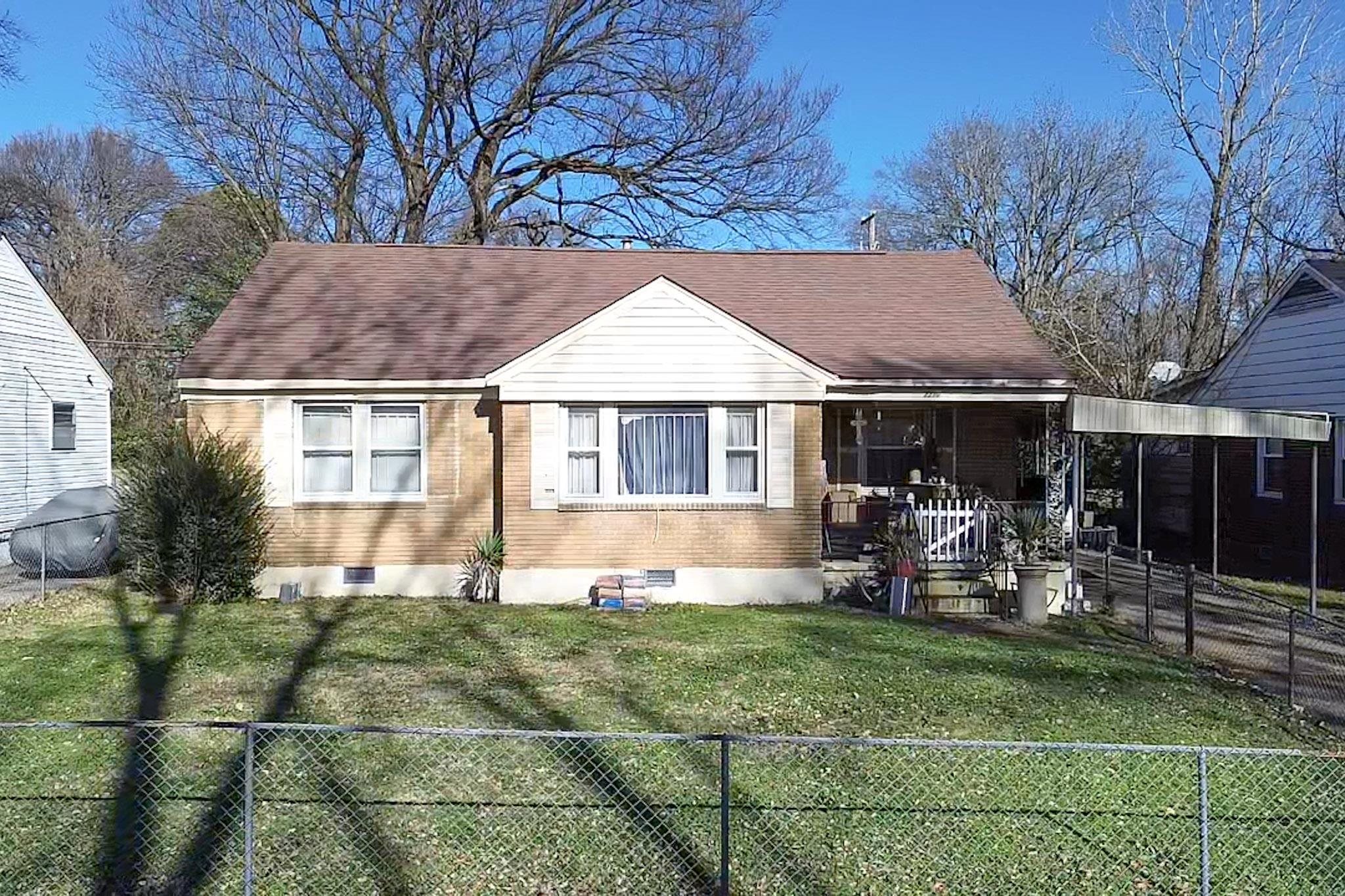 2270 DEVOY AVE Property Photo 1