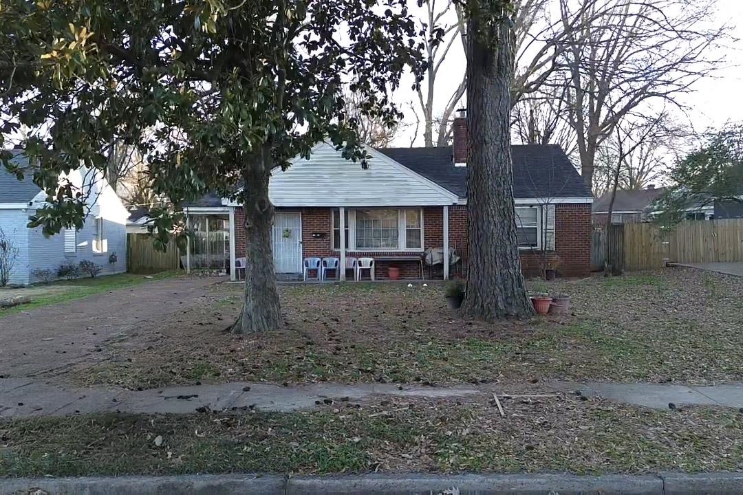 3965 Canterbury Dr Property Photo 1