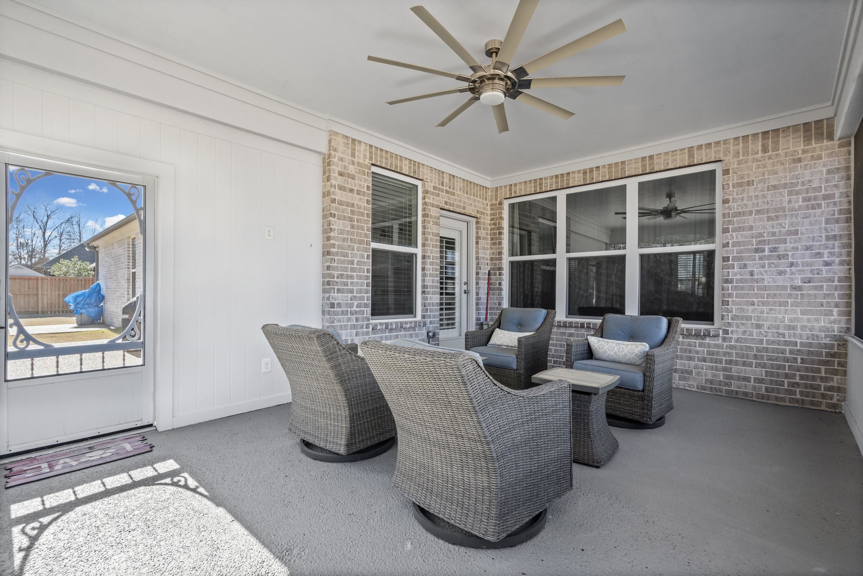 7216 Belle Manor Dr Property Photo 27