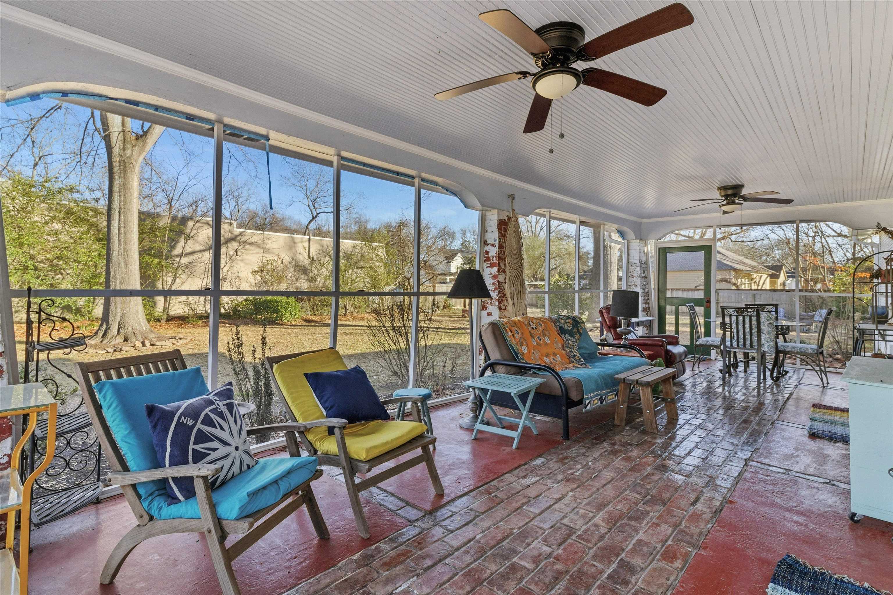 30 Front St Property Photo 8