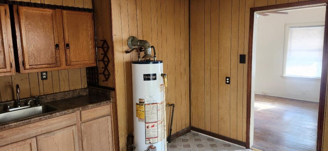 140 Temple Ave Property Photo 2