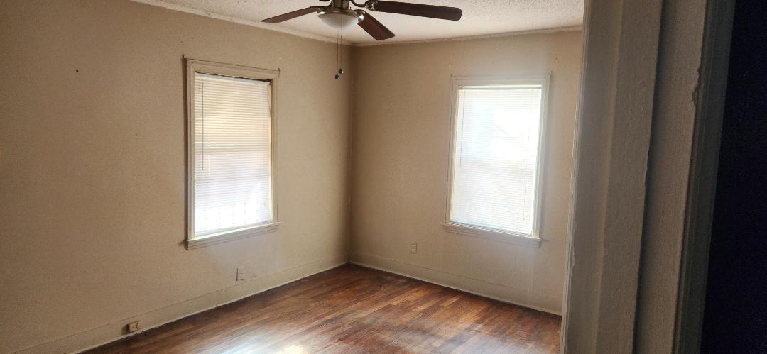 140 Temple Ave Property Photo 4