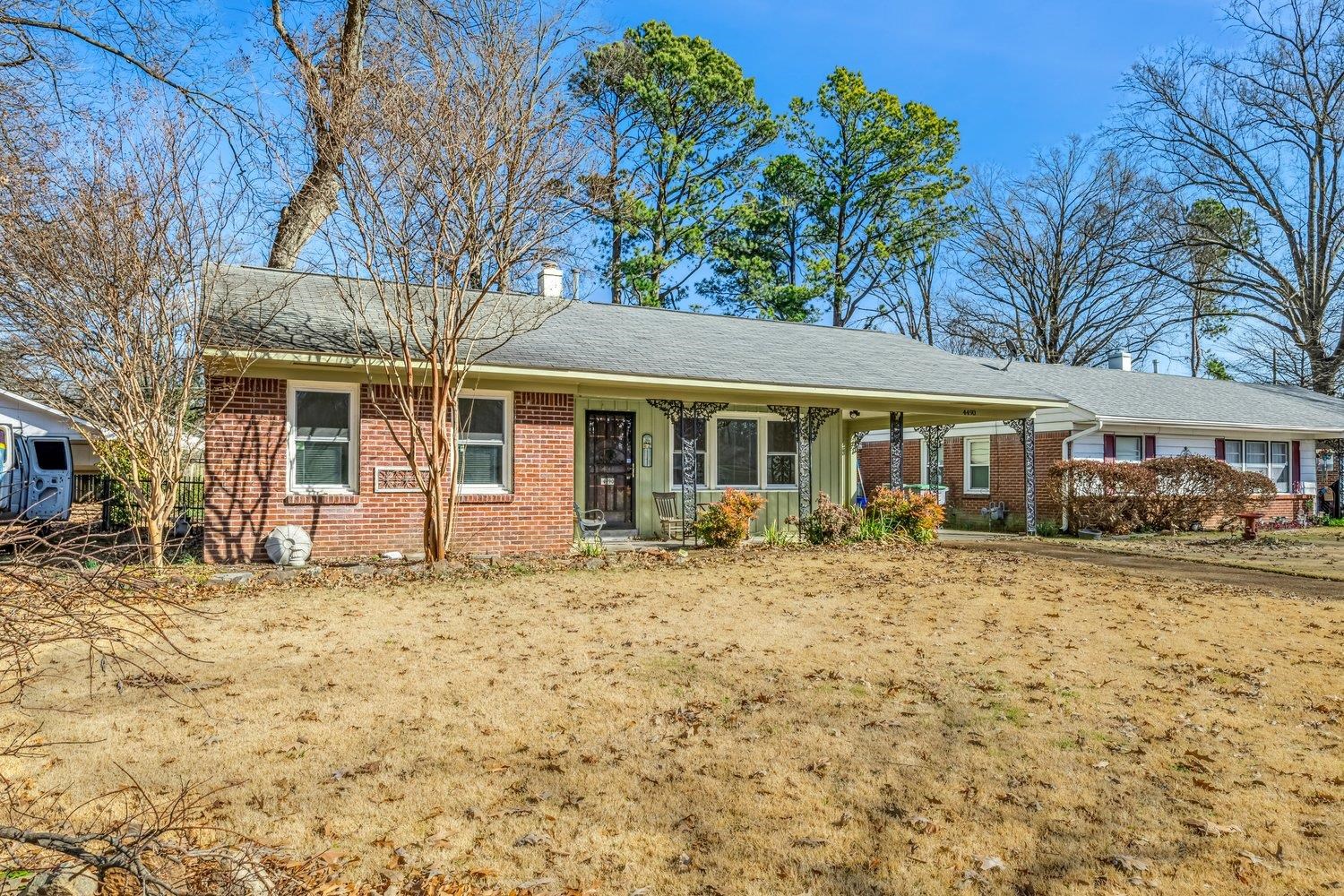 4490 Garnett Rd Property Photo 2