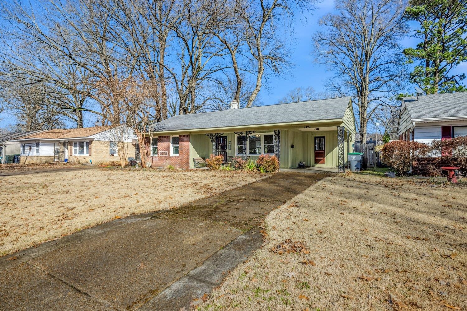 4490 Garnett Rd Property Photo 3