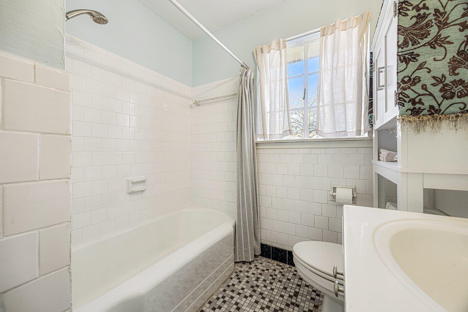 4490 Garnett Rd Property Photo 15