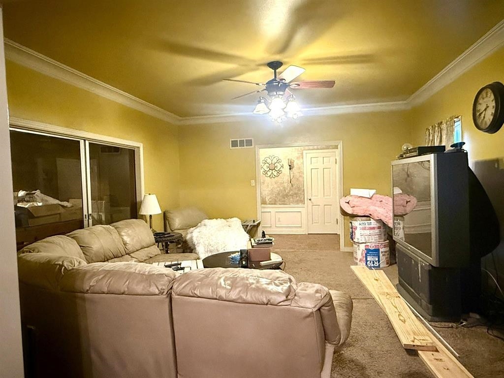 2958 Glengarry Rd E Property Photo 3