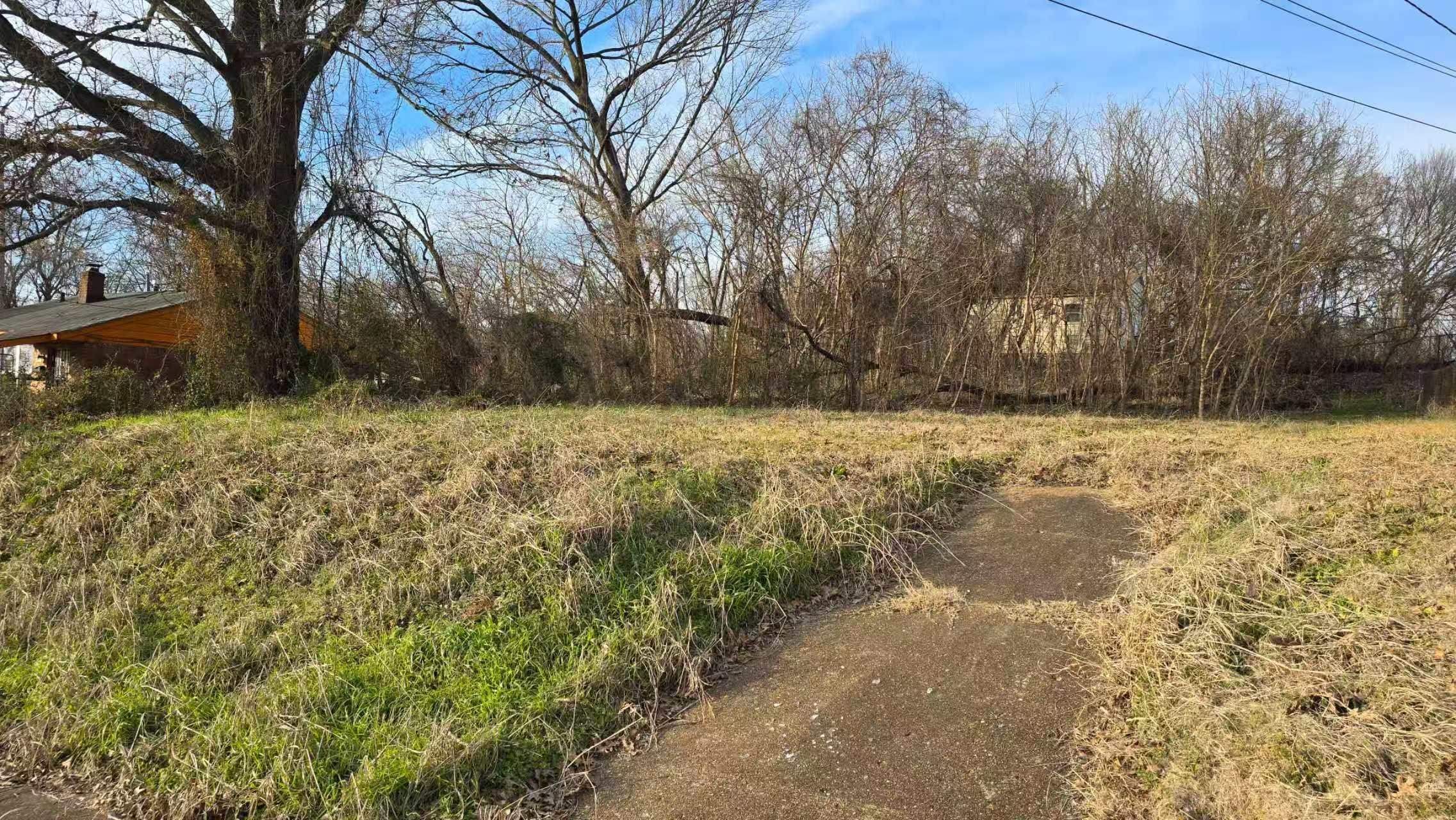 200 W DAVANT AVE Property Photo 1