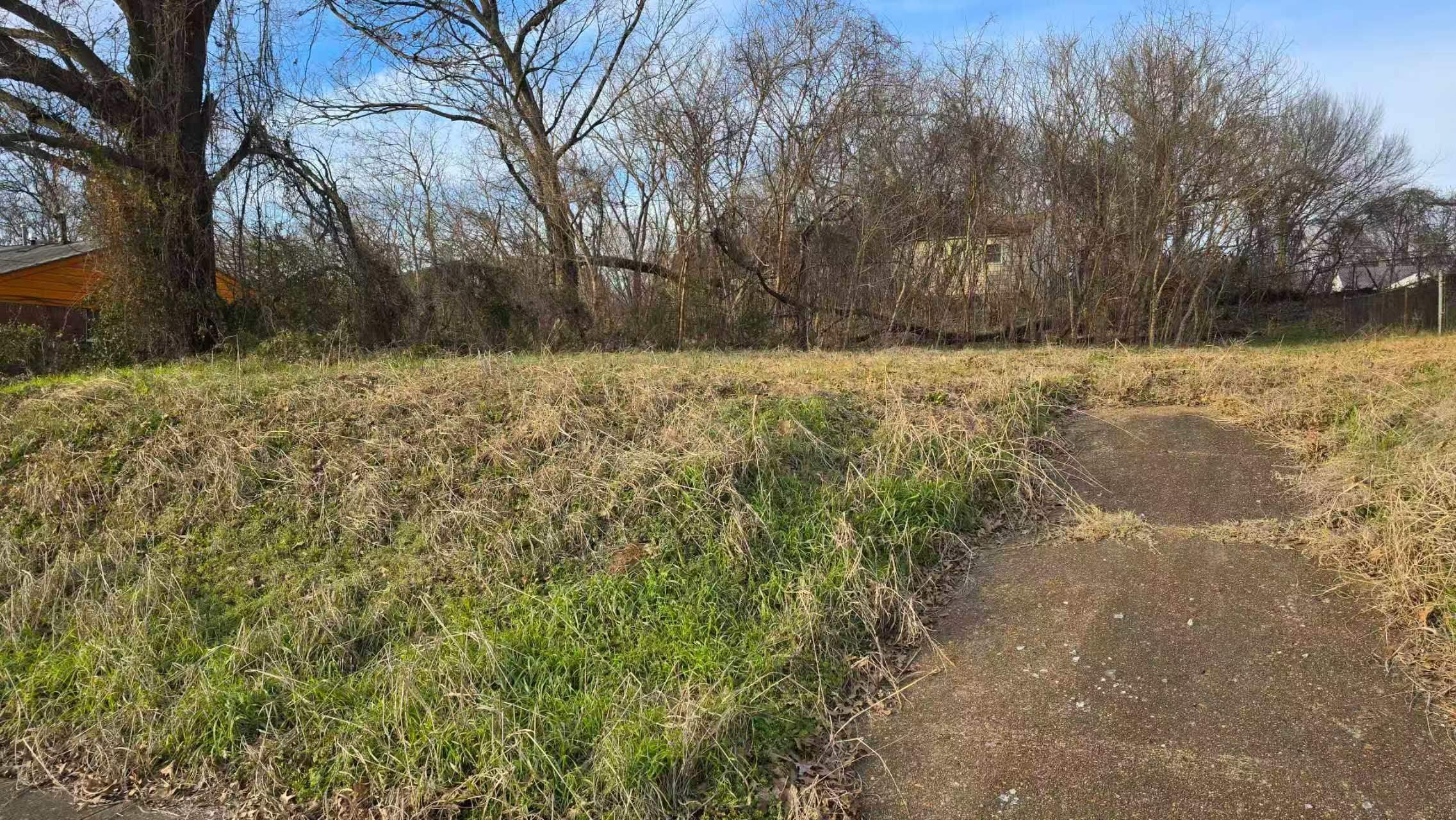 200 W Davant Ave Property Photo 2