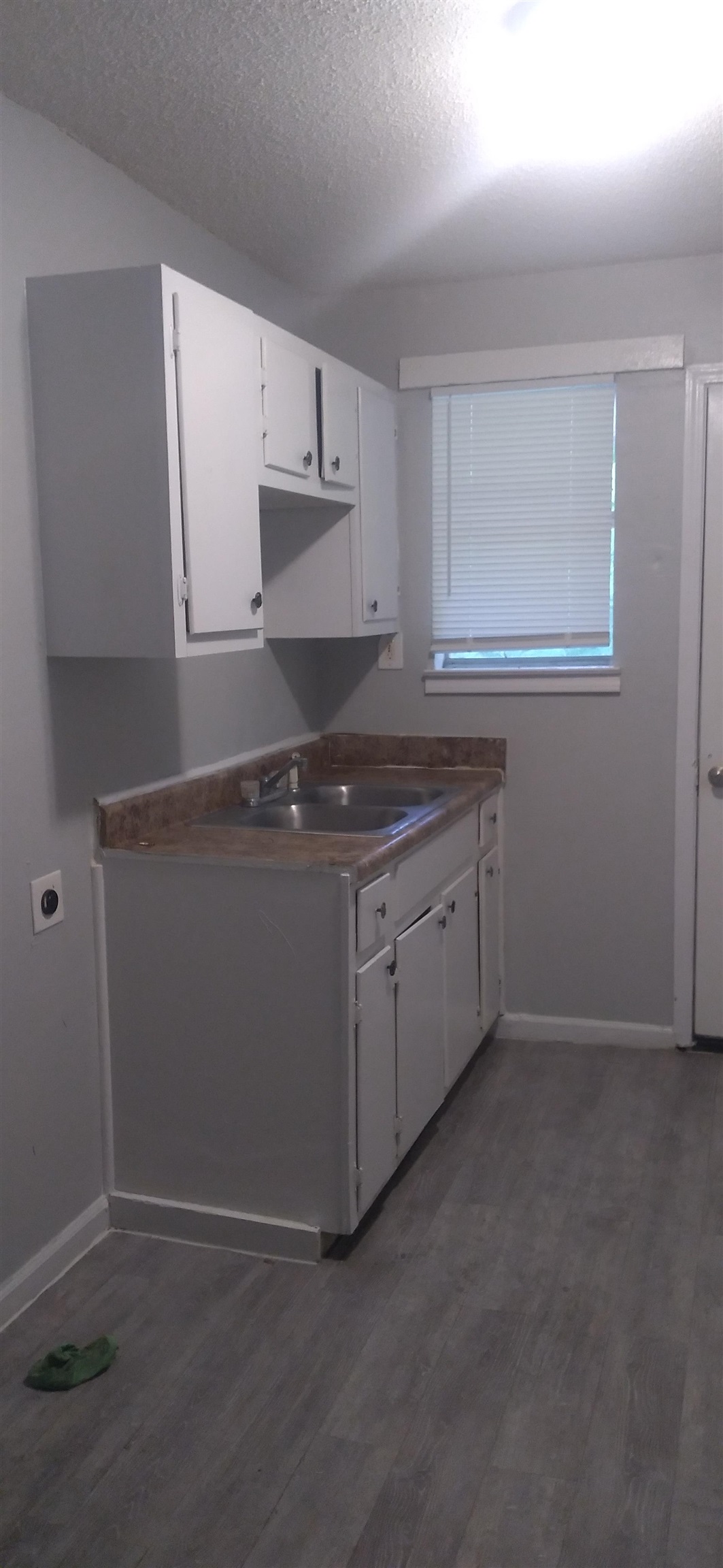 2116 Howell Ave Property Photo 4