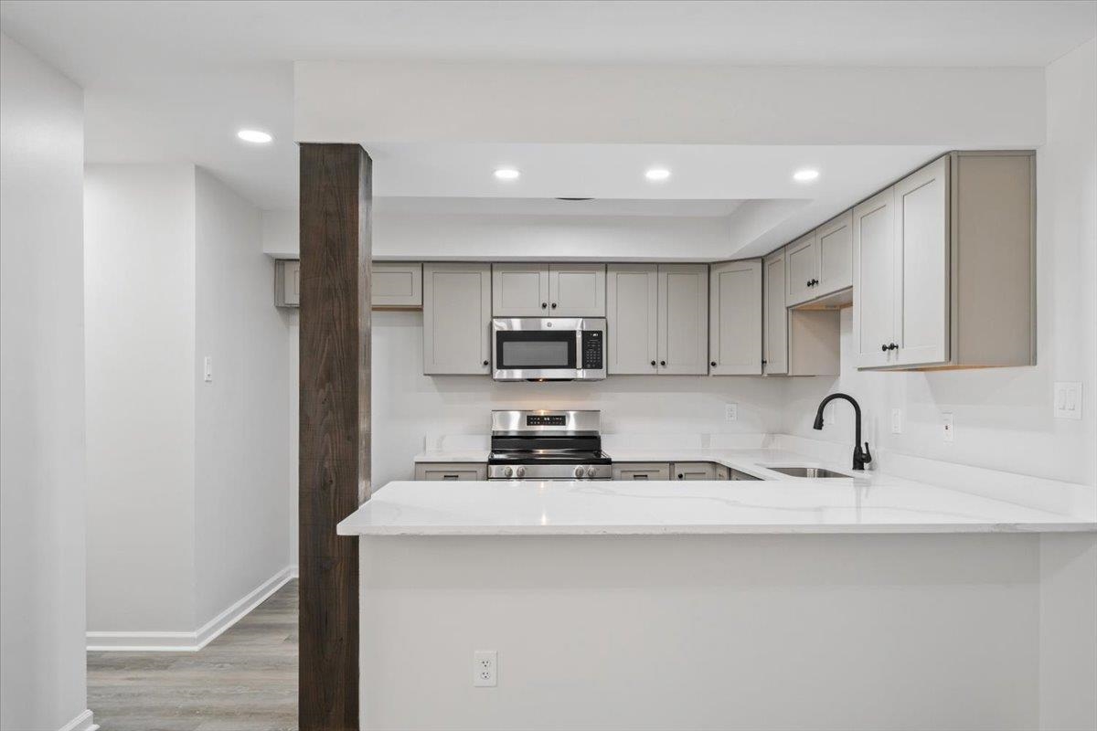 5432 Gatehouse Dr 5432 Property Photo 11