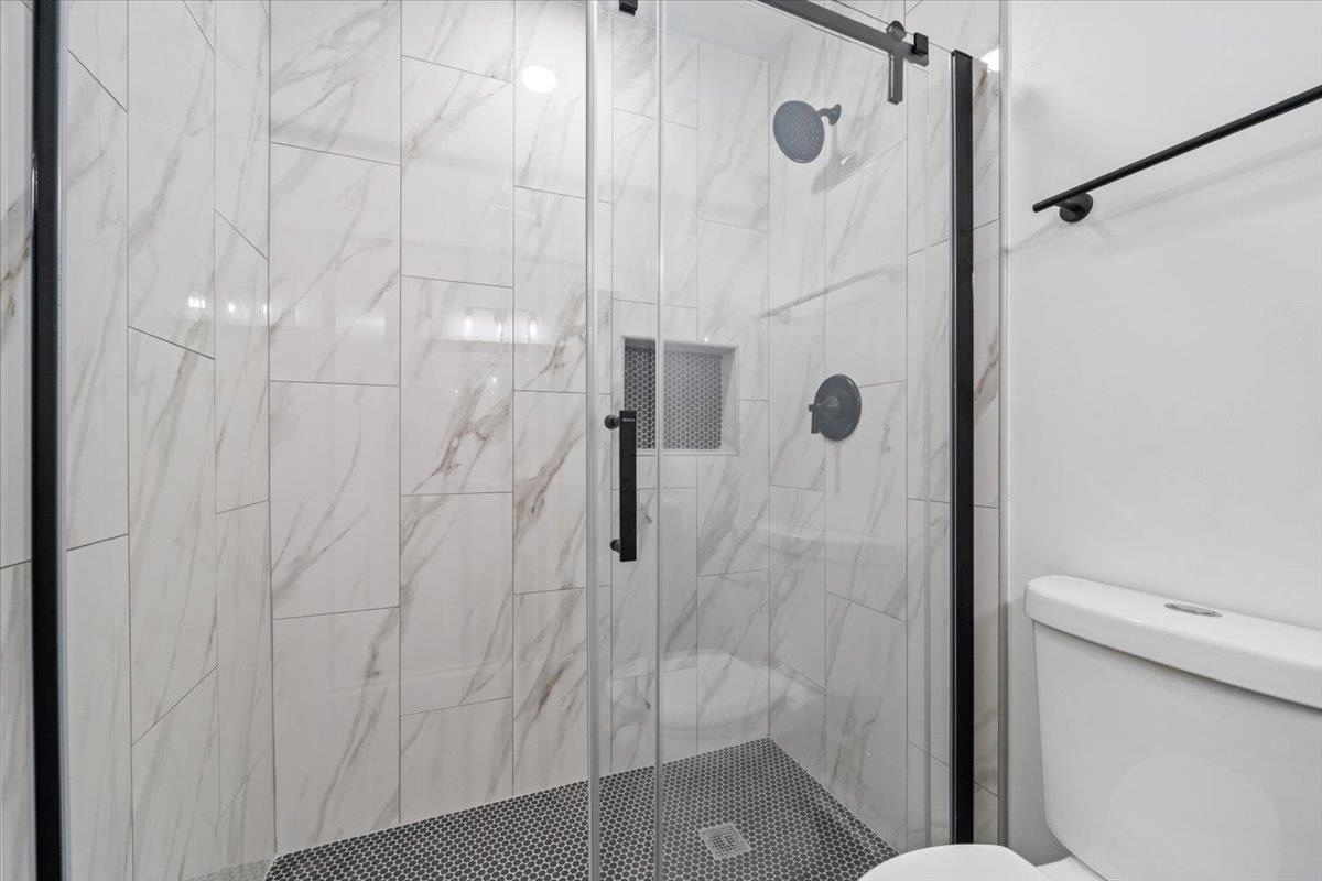 5432 Gatehouse Dr 5432 Property Photo 18