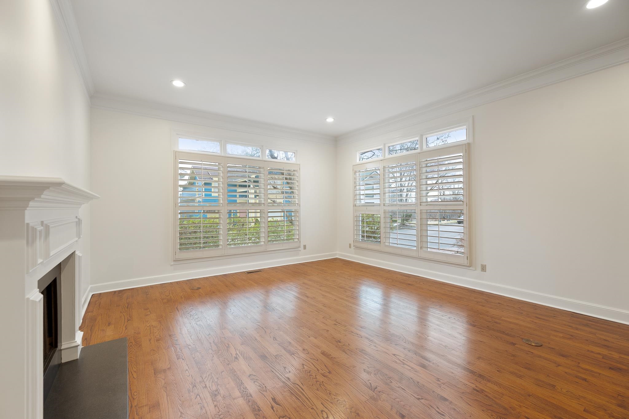789 Harbor Isle Cir E Property Photo 5