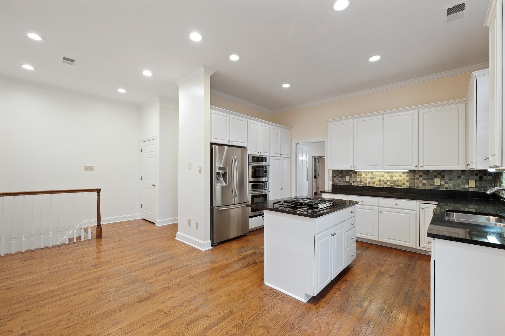 789 Harbor Isle Cir E Property Photo 14