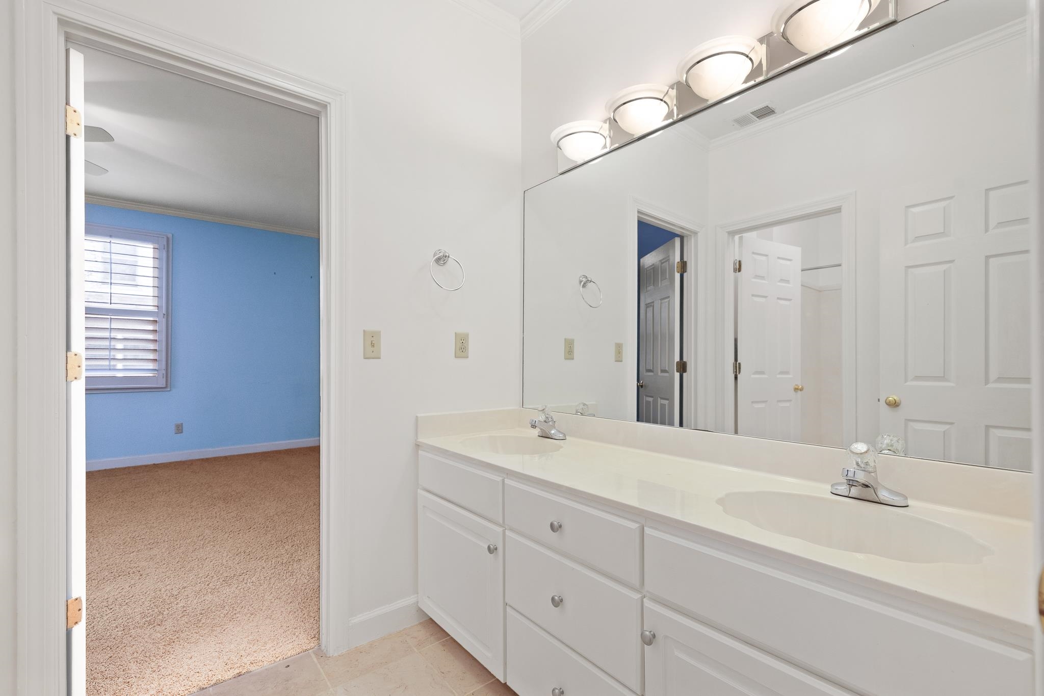 789 Harbor Isle Cir E Property Photo 29