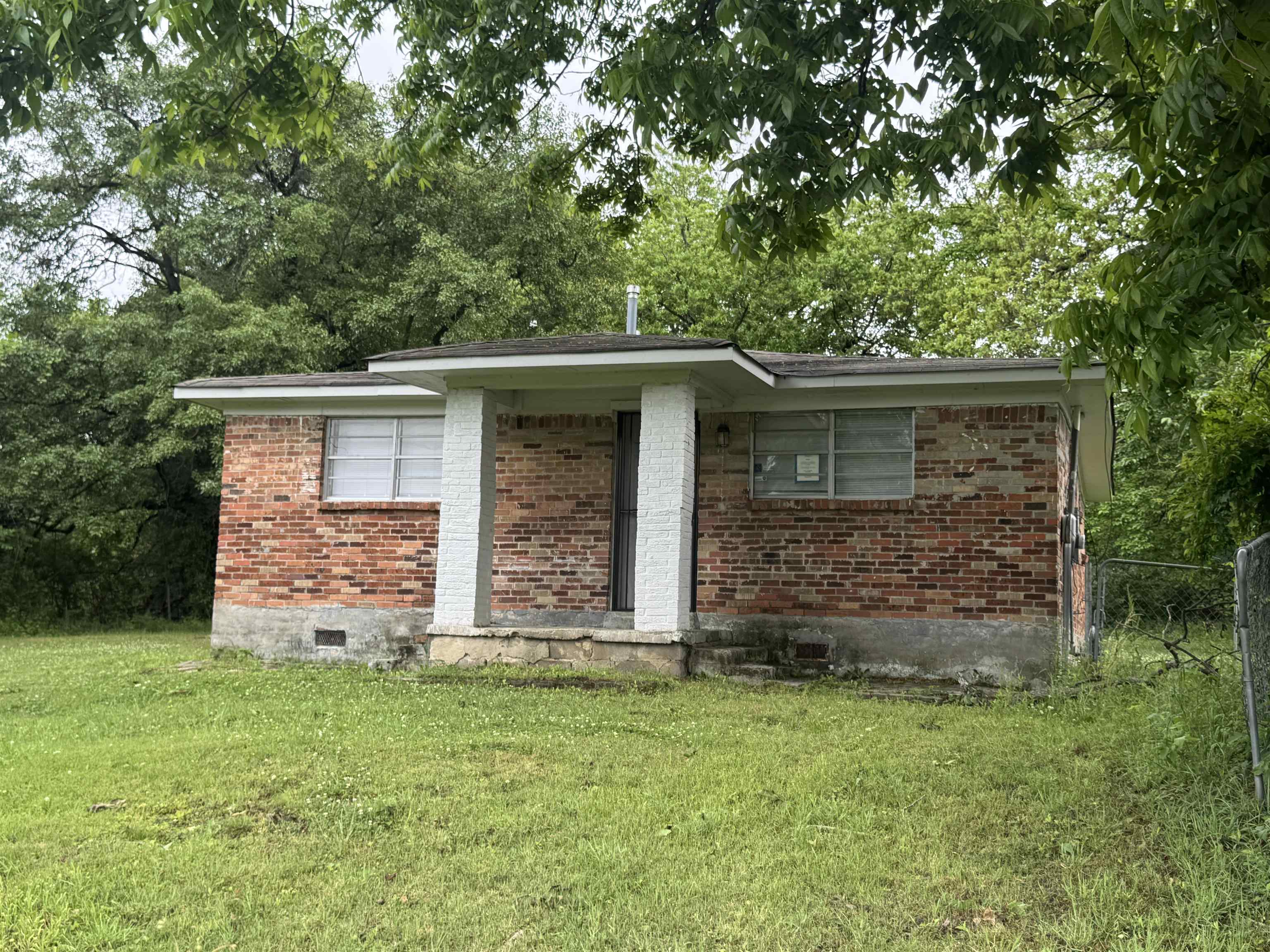 3762 Berry Ln Property Photo 2