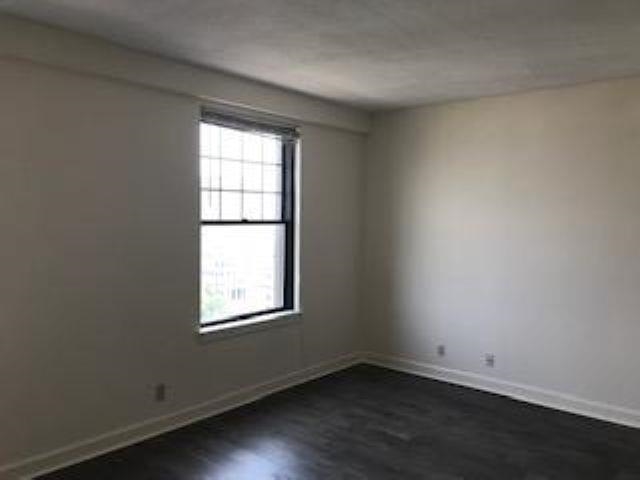 109 N Main St 1110 Property Photo 2