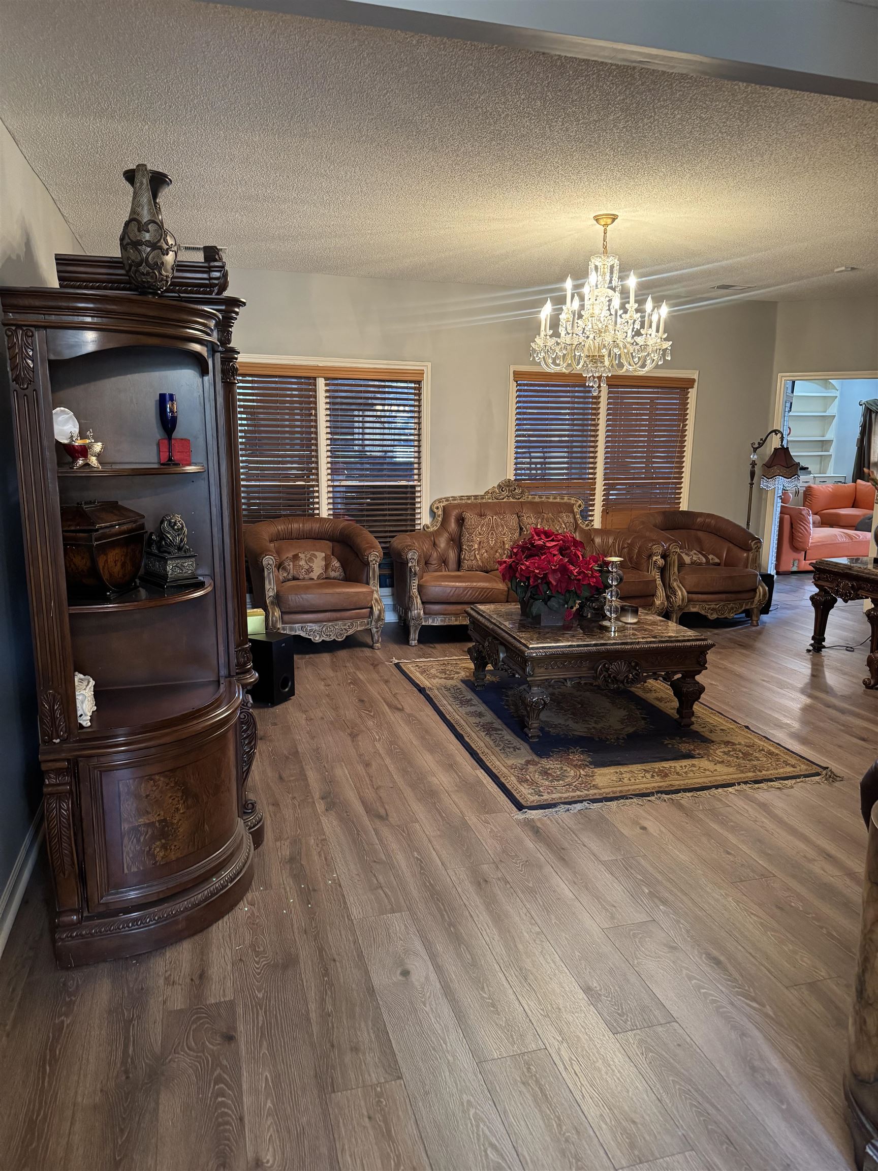 4852 Shira Dr Property Photo 8