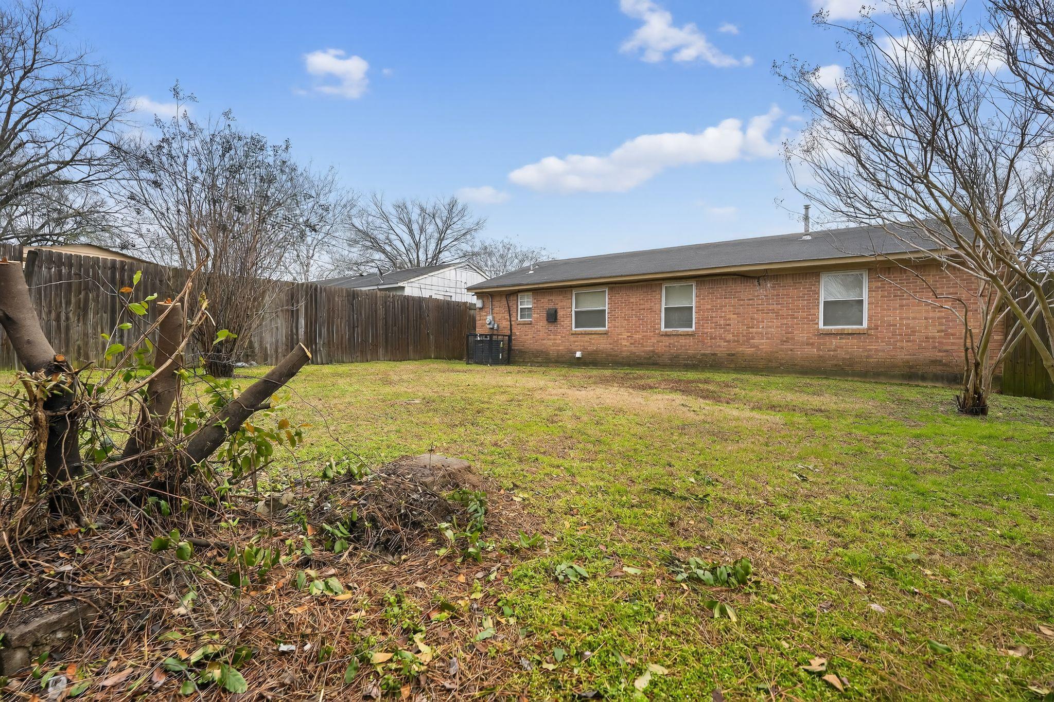 748 Western Park Dr Property Photo 24