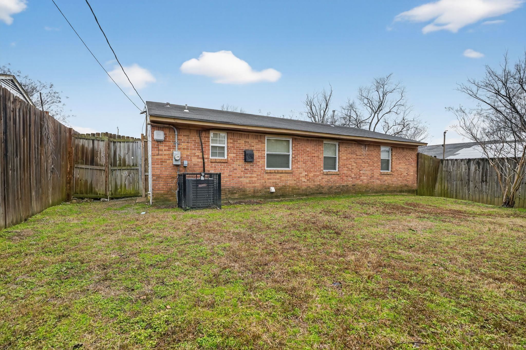 748 Western Park Dr Property Photo 26