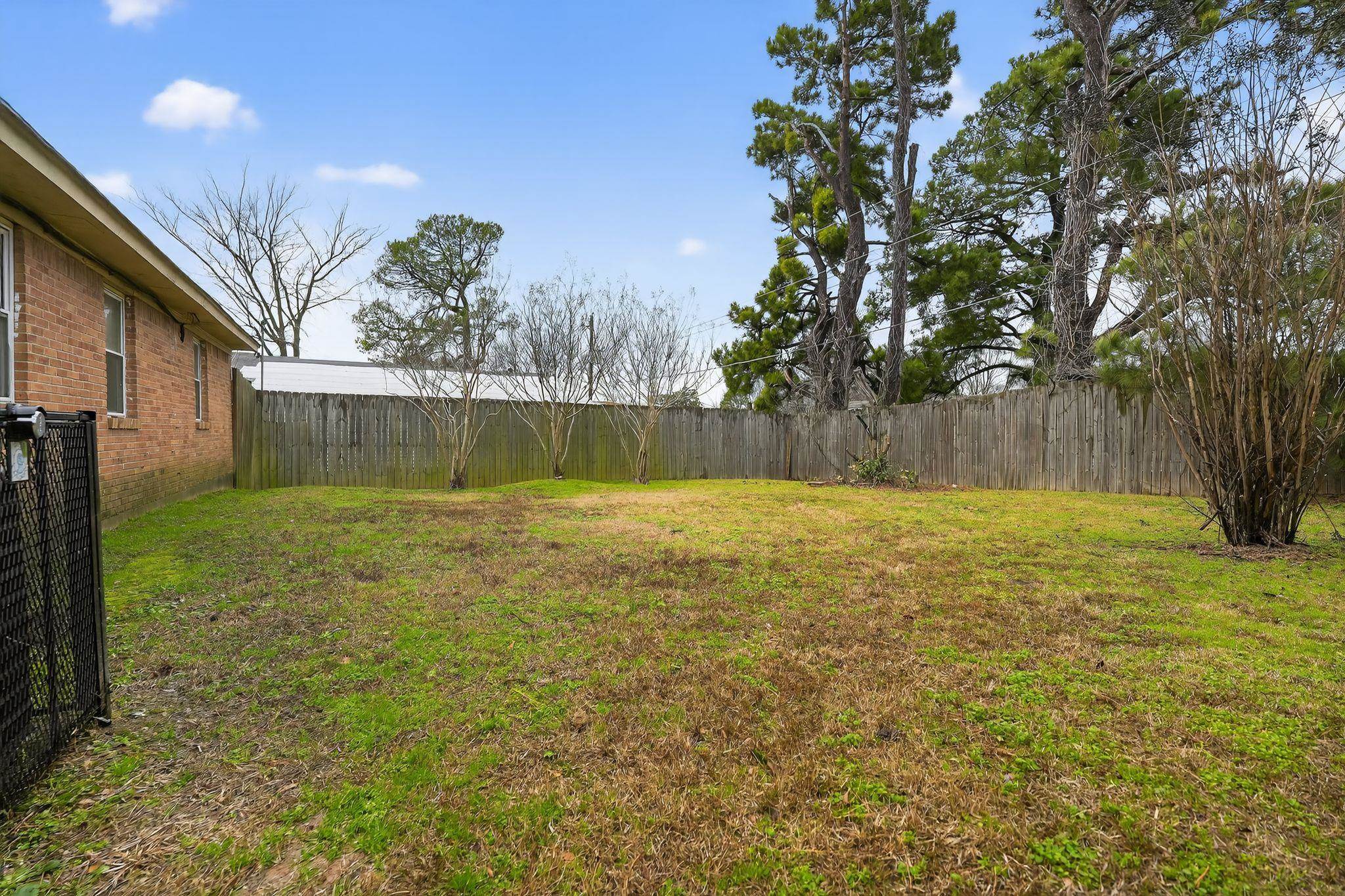 748 Western Park Dr Property Photo 27