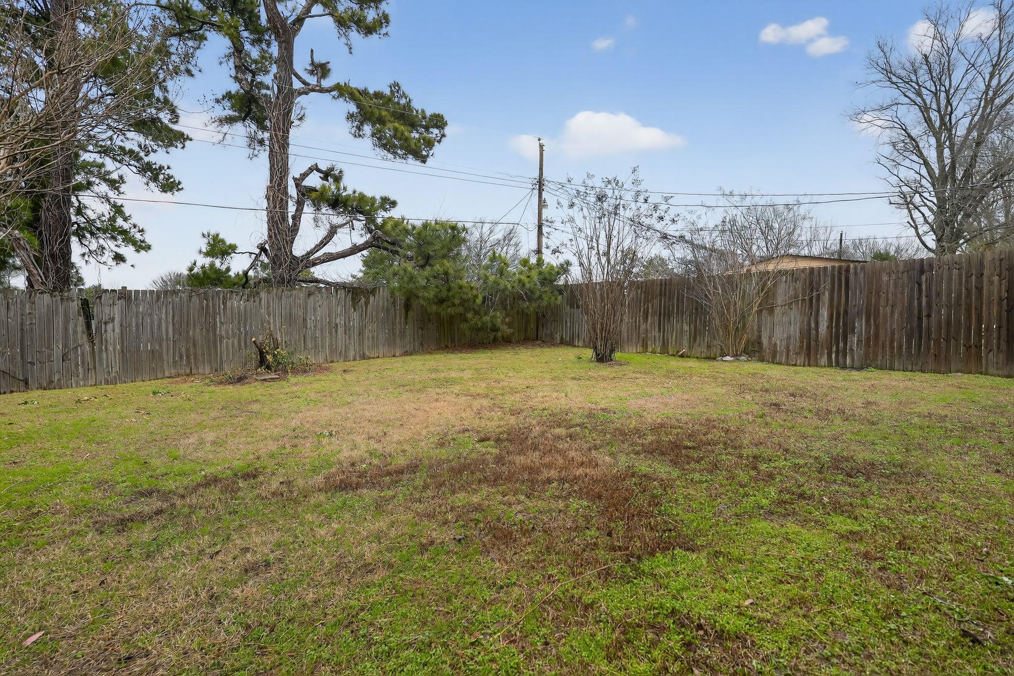 748 Western Park Dr Property Photo 30