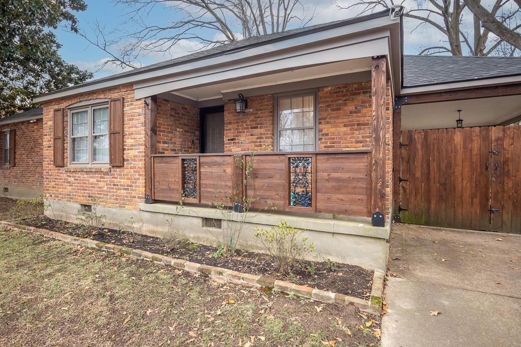 5151 Tarrytown Dr Property Photo 3