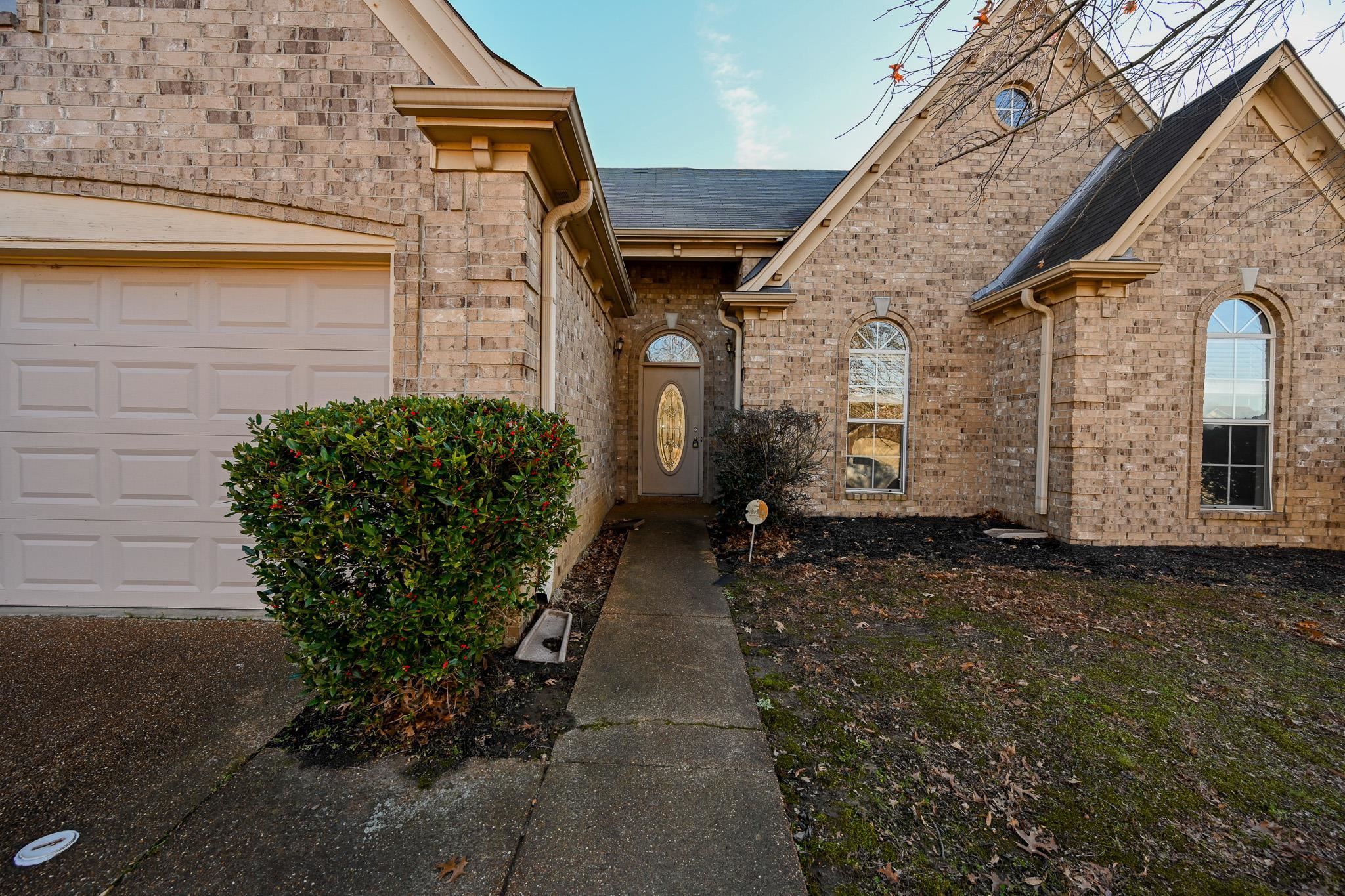 1616 Sawmill Creek Ln Property Photo 3